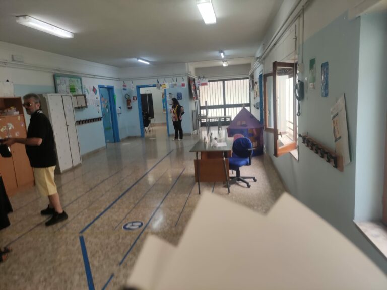 Bisogna cambiare la legge elettorale. Gli  elettori devono scegliere chi governa……