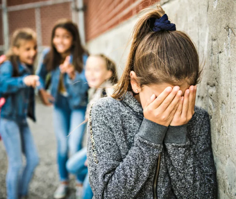 Il Bullismo: Una Piaga Dentro e Fuori le Scuole