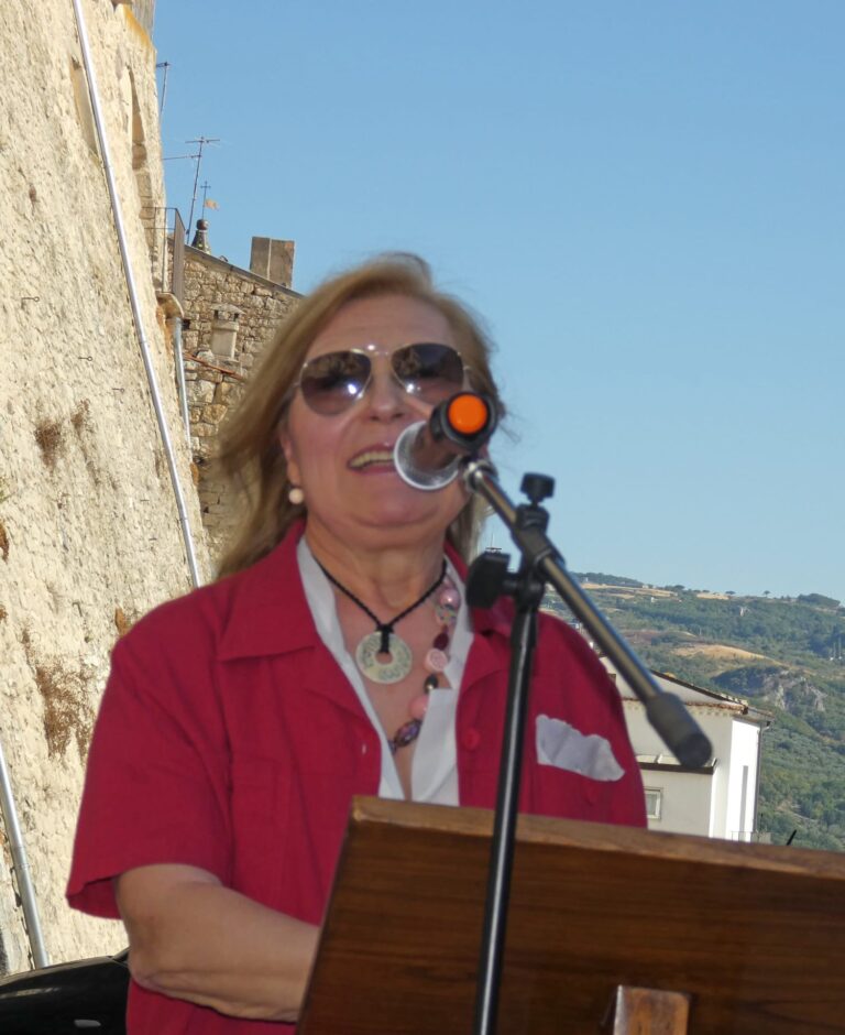 PREMIO DI ECCELLENZA ALLA CARRIERA a VITTORIA CASO
